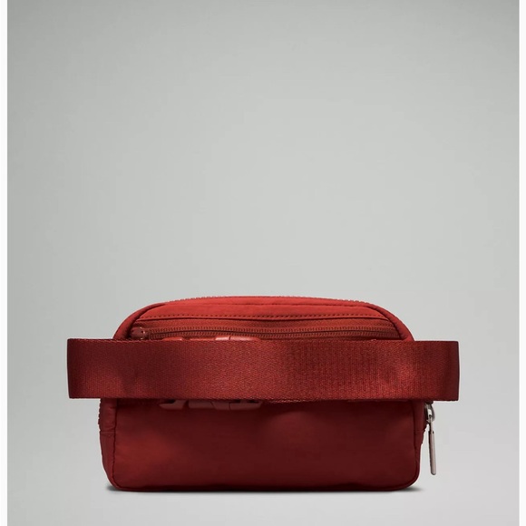 NEW Lululemon everywhere belt bag, in sold out Terra Orange - Picture 3 of 11